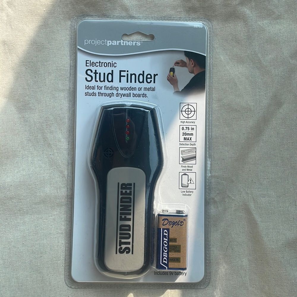 Stud Finder Electronic w Batteries Included